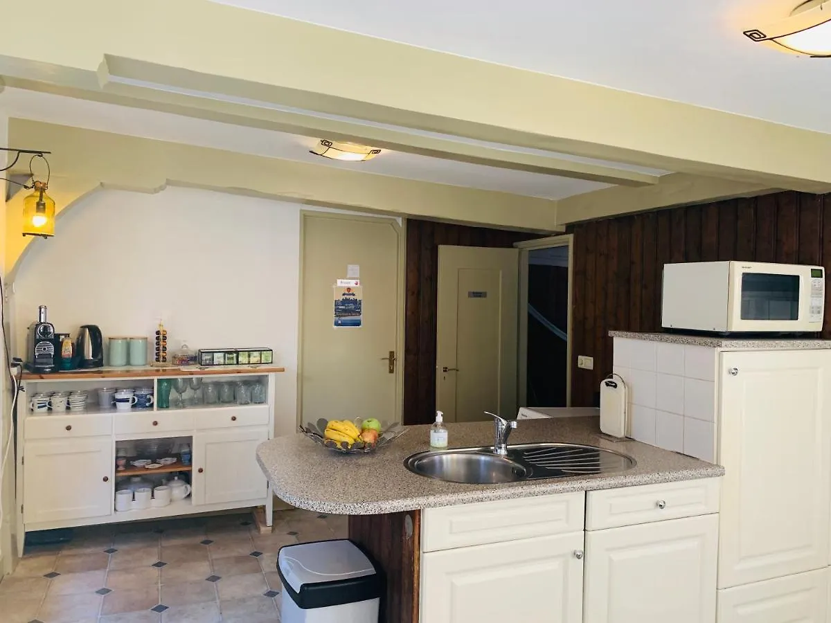 Amsterdam Central Guest House 2*,